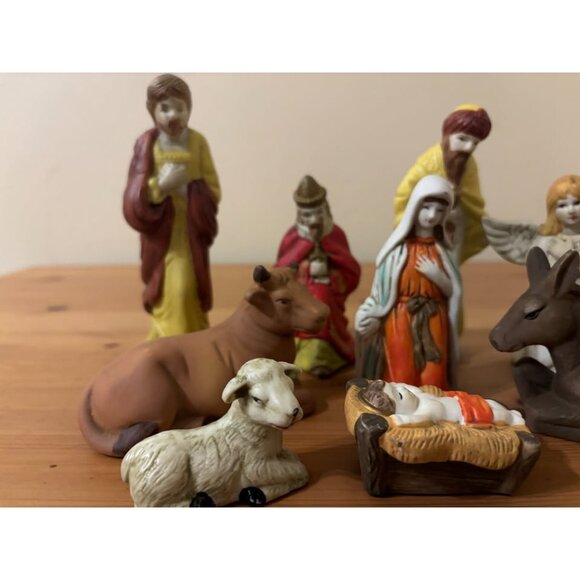 Vintage Nativity Set #2 Ceramic Hand-Painted Christmas Figurines - Picture 2 of 4